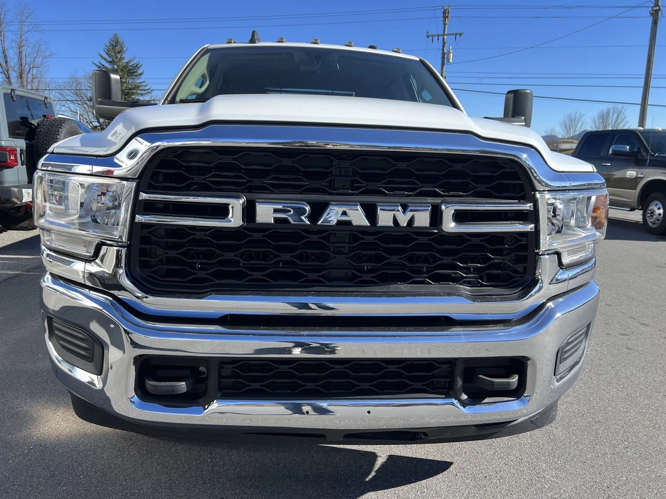 2020 Ram 3500 - Image 5 of 12