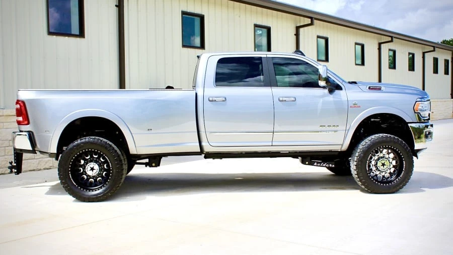 2020 Ram 3500 - Image 5 of 18