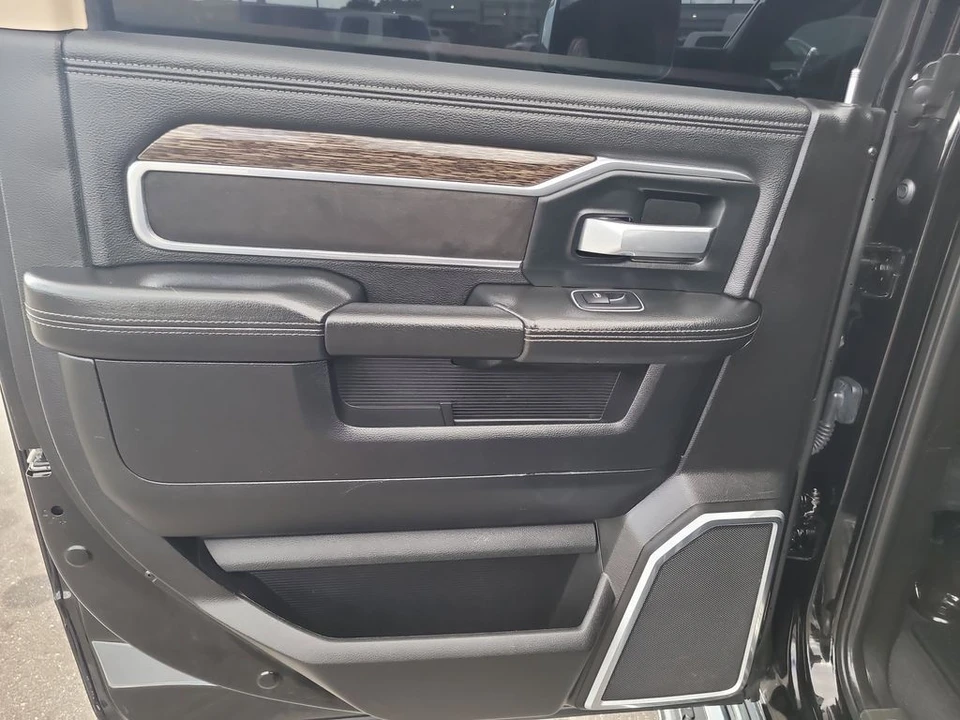 2020 Ram 3500 - Image 8 of 12