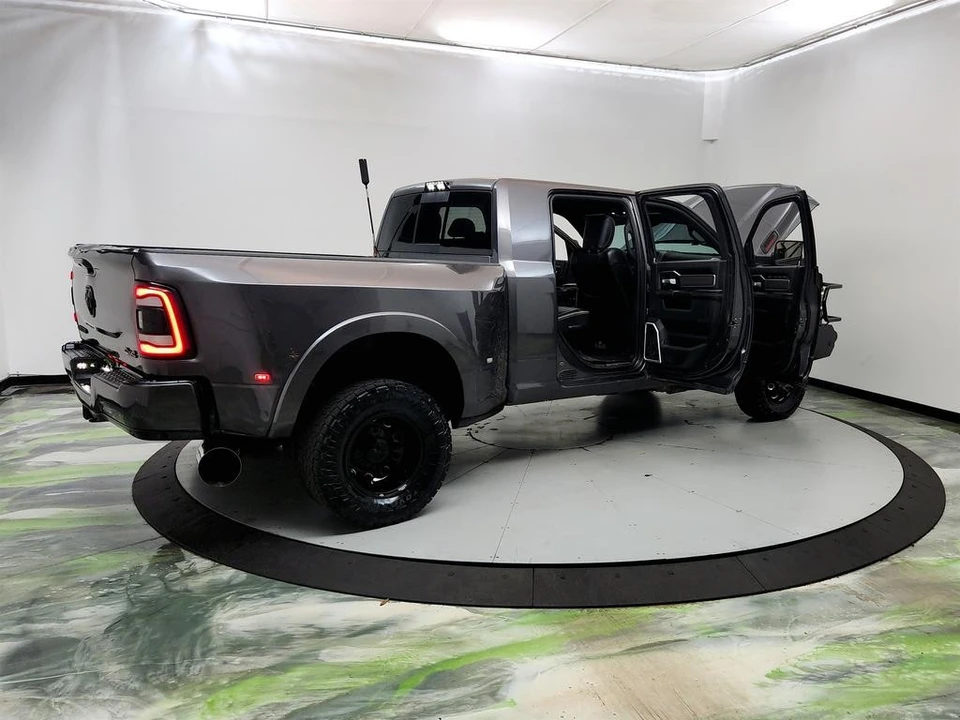 2020 Ram 3500 - Image 11 of 31