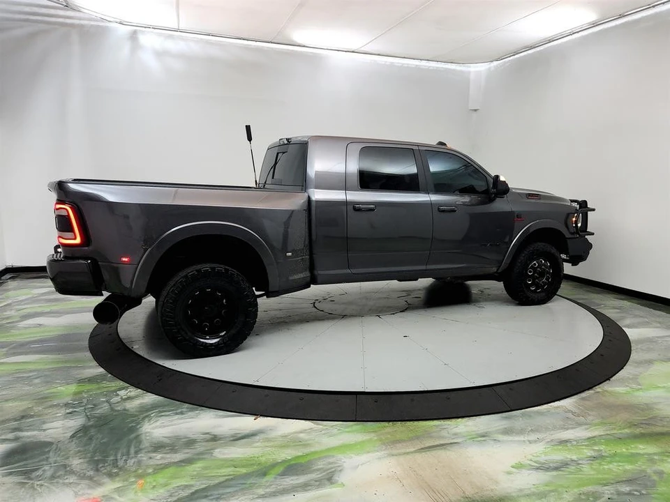 2020 Ram 3500 - Image 5 of 31