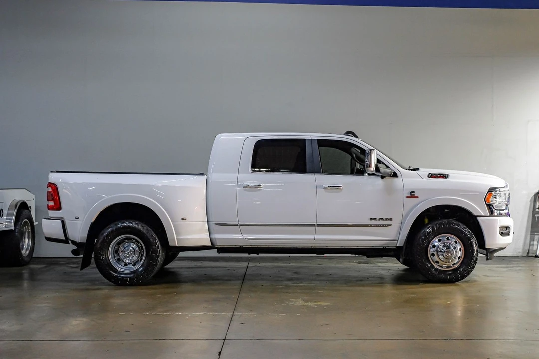 2020 Ram 3500 - Image 11 of 31