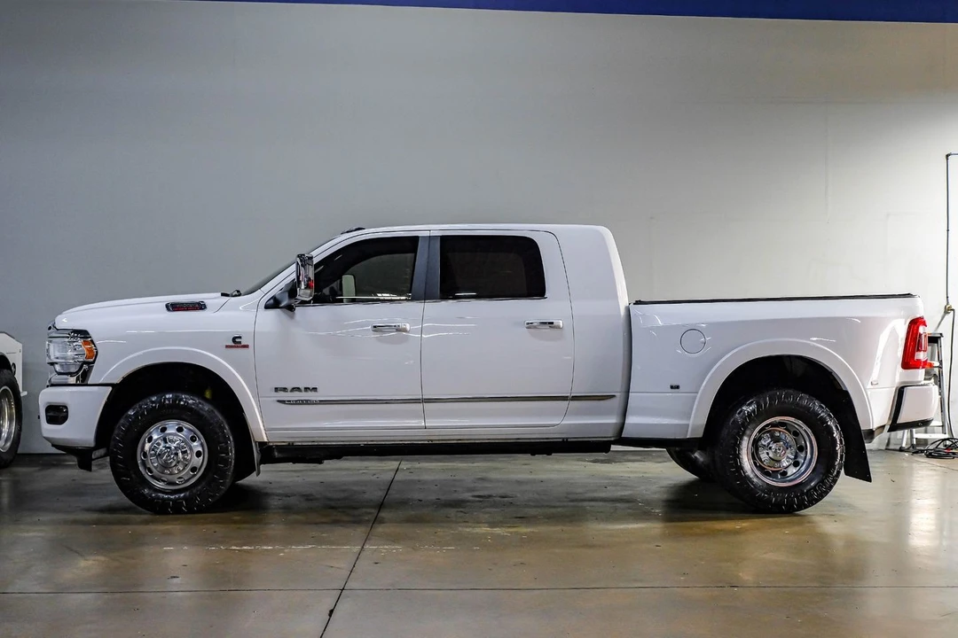 2020 Ram 3500 - Image 17 of 31