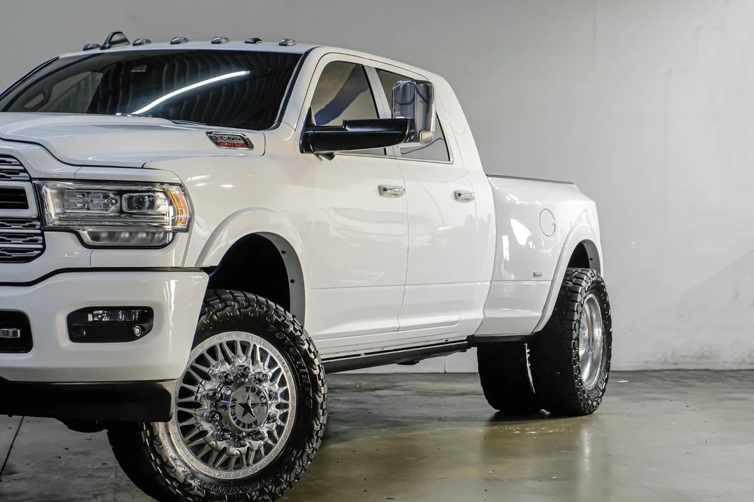 2020 Ram 3500 - Image 9 of 12