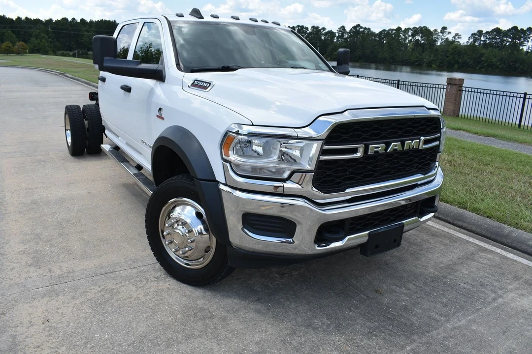 2020 Ram 4500 & 5500 - Image 2 of 21