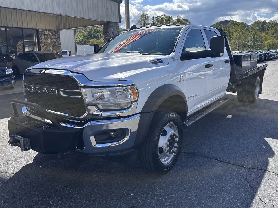 2020 Ram 4500 & 5500 - Image 2 of 12