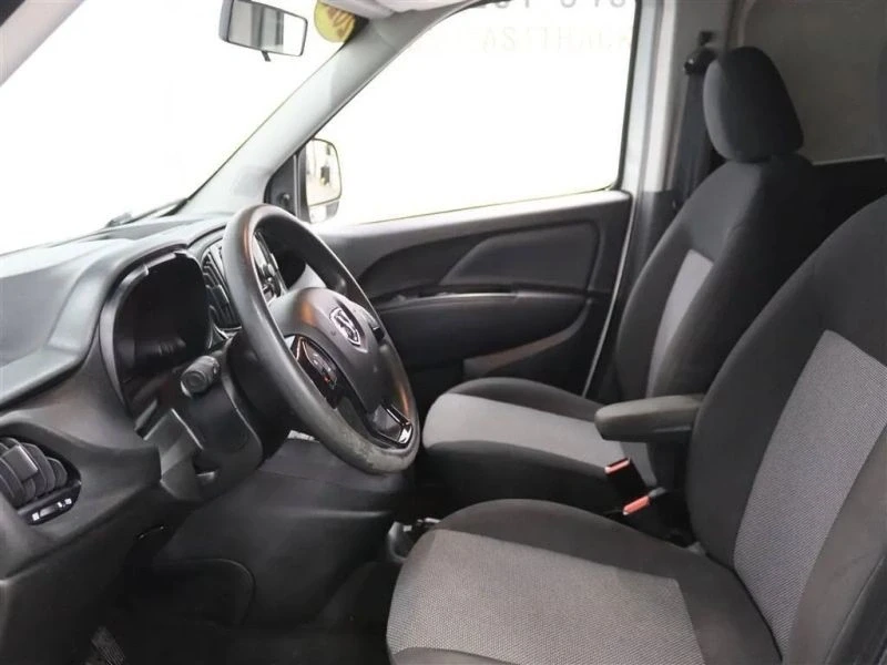 2020 Ram ProMaster - Image 7 of 12