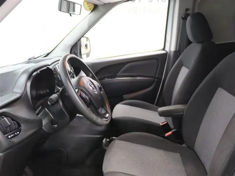 2020 Ram ProMaster - Image 7 of 12