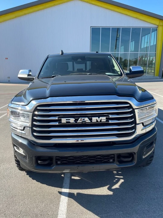 2020 Ram 2500 - Image 2 of 10