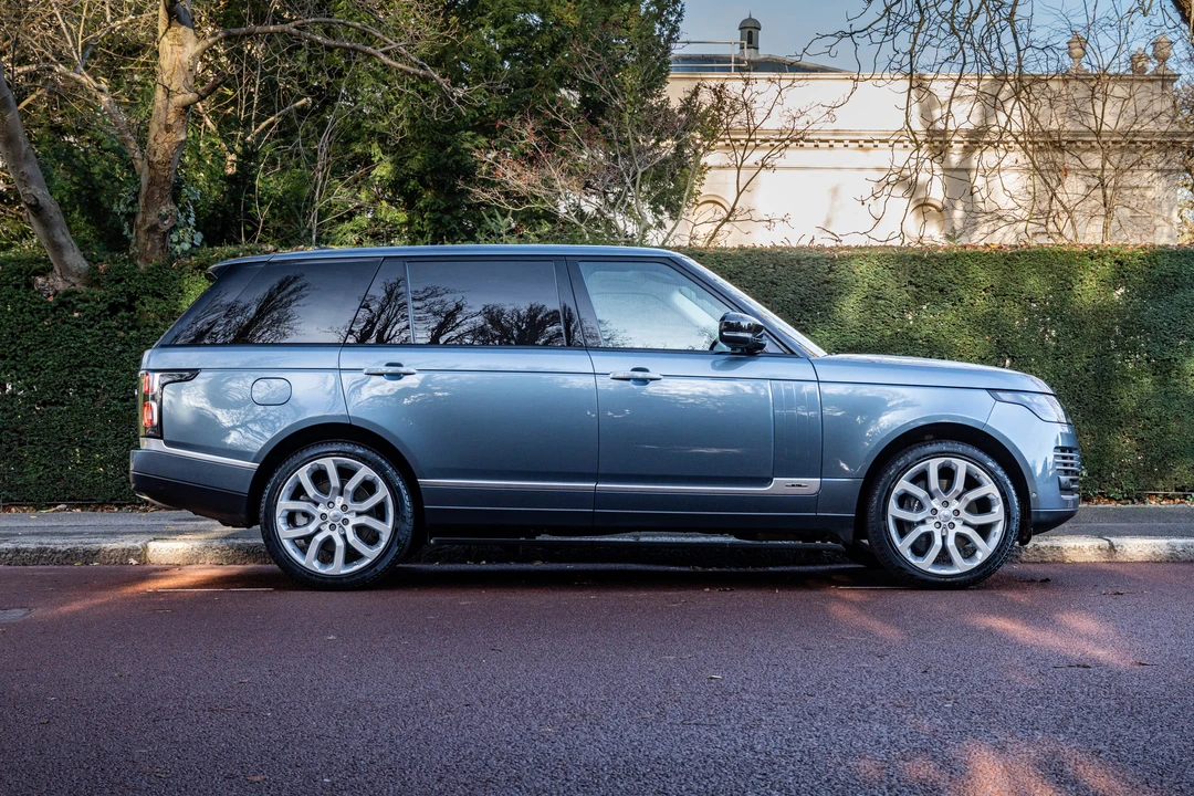 2020 Land Rover Range Rover L405 - Image 4 of 31