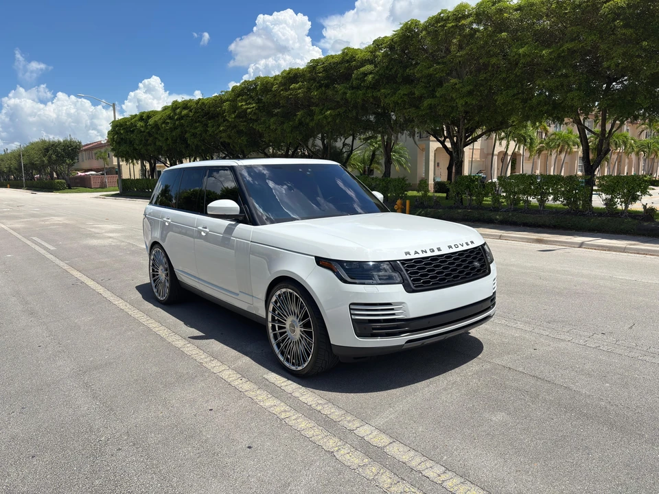 2020 Land Rover Range Rover L405 - Image 18 of 31