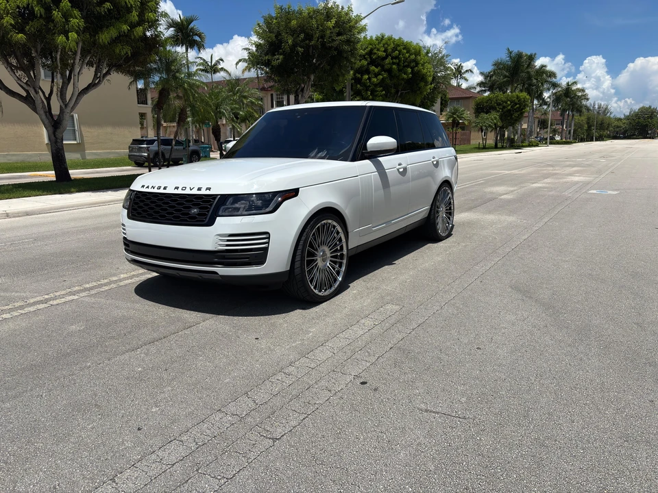 2020 Land Rover Range Rover L405 - Image 9 of 31