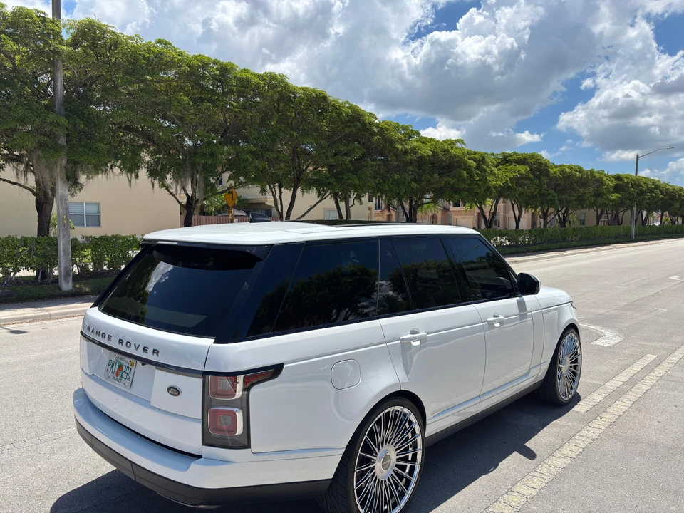 2020 Land Rover Range Rover L405 - Image 16 of 31