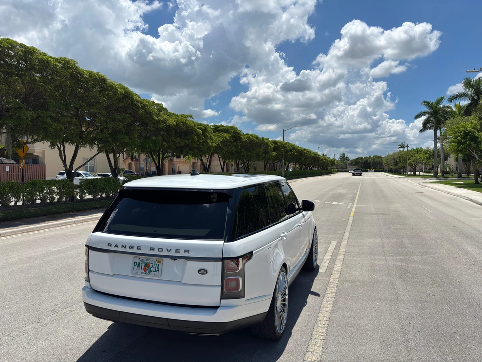 2020 Land Rover Range Rover L405 - Image 15 of 31