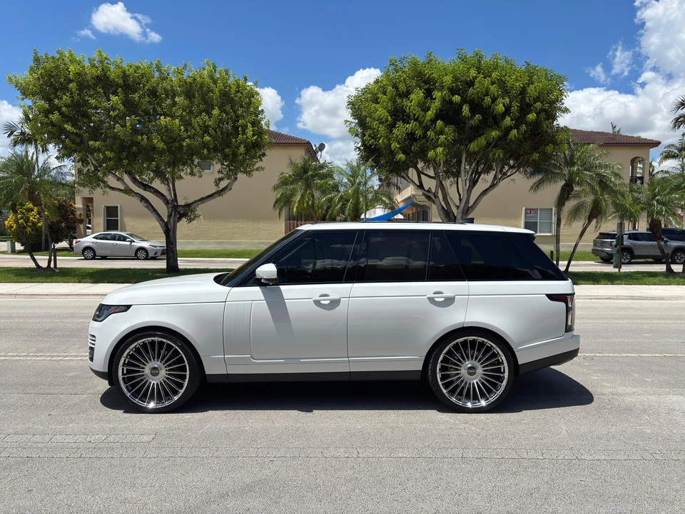 2020 Land Rover Range Rover L405 - Image 10 of 31