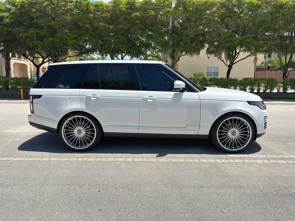 2020 Land Rover Range Rover L405 - Image 17 of 31