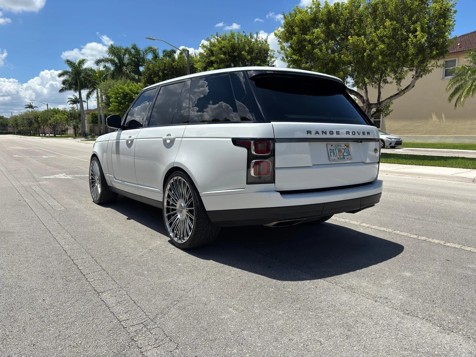 2020 Land Rover Range Rover L405 - Image 11 of 31