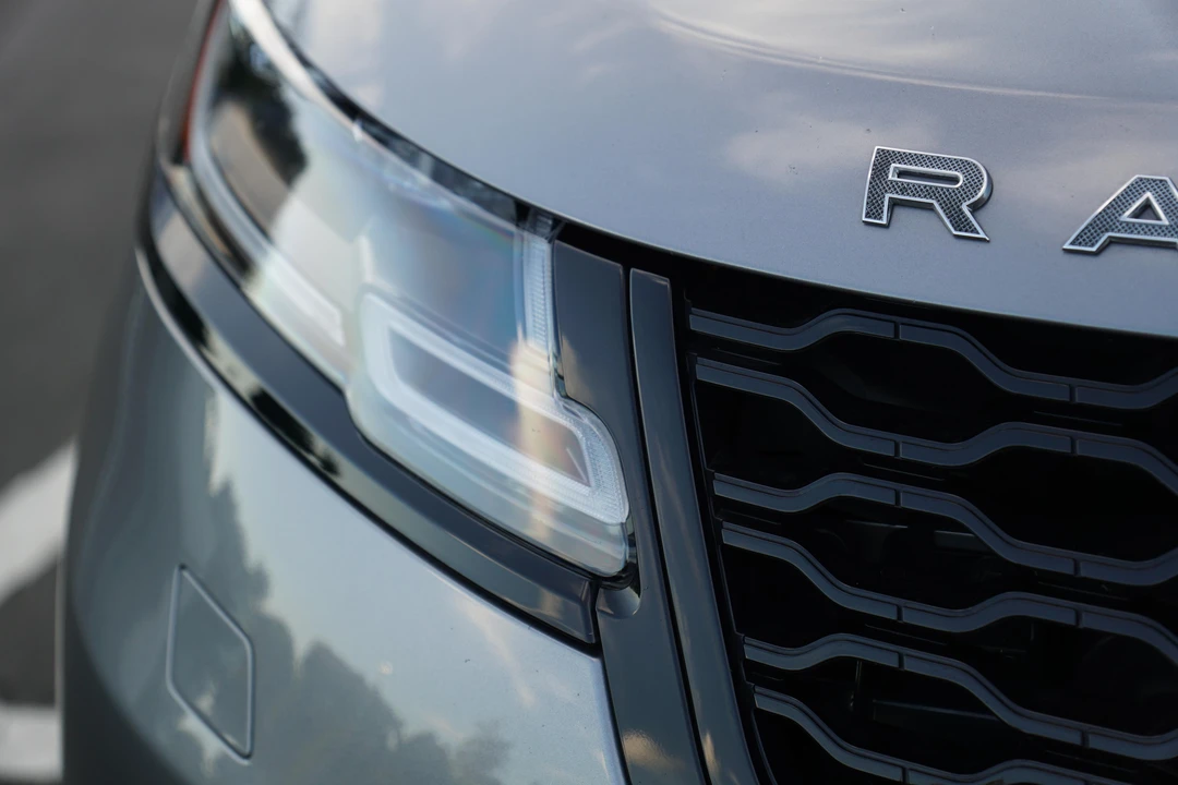 2020 Land Rover Range Rover Velar - Image 19 of 31
