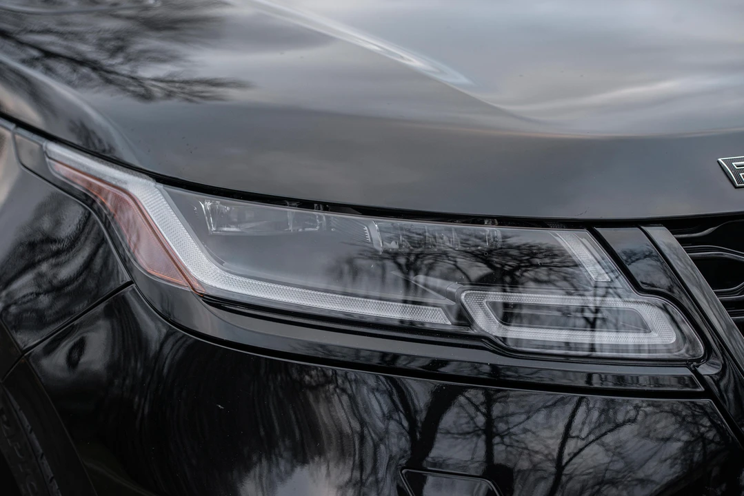 2020 Land Rover Range Rover Velar - Image 20 of 31