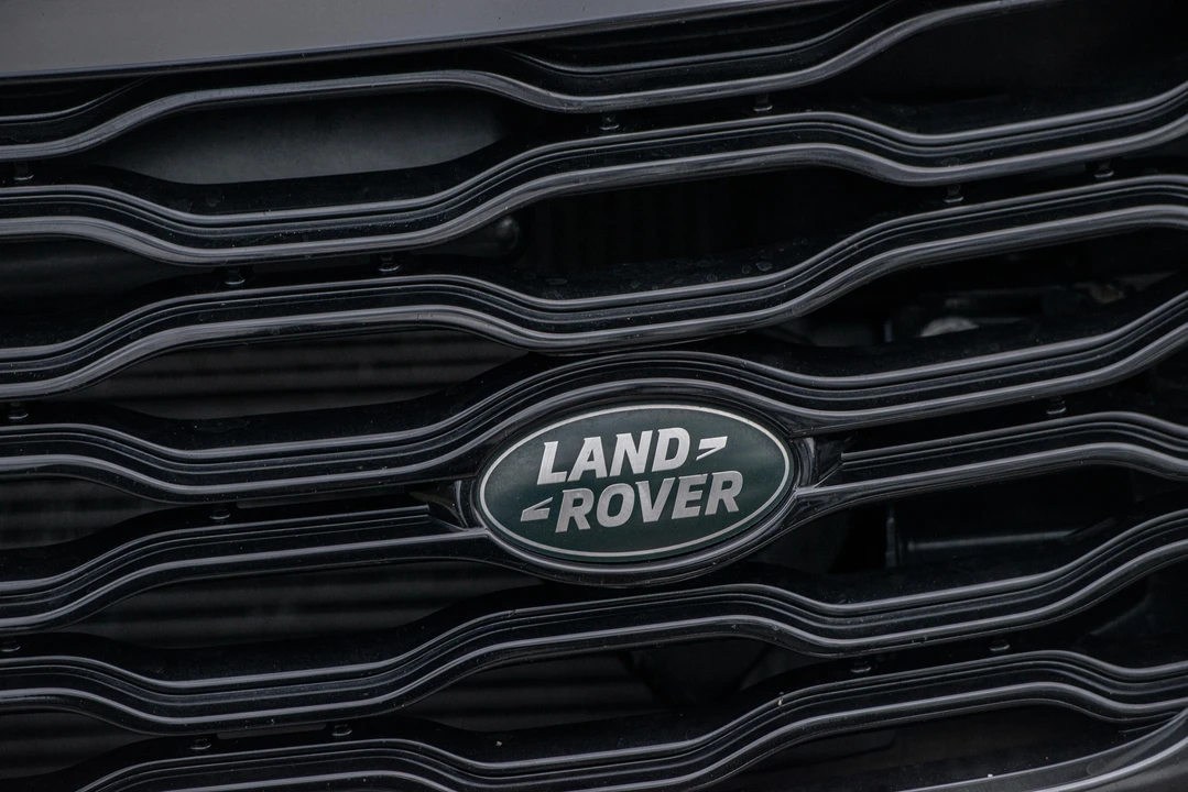 2020 Land Rover Range Rover Velar - Image 23 of 31