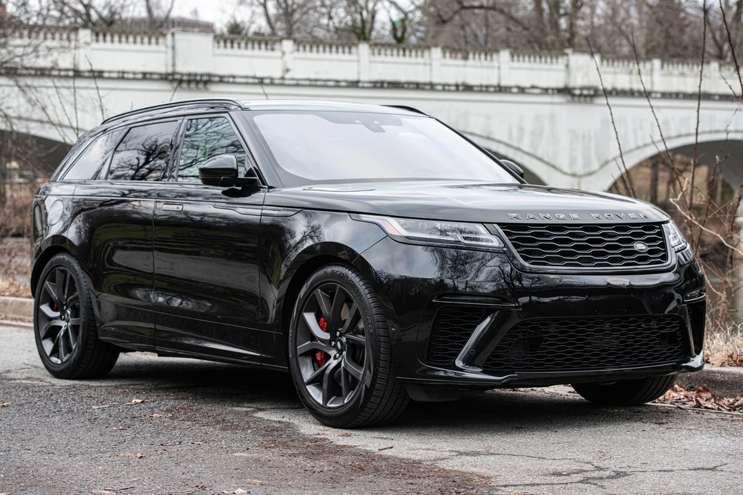2020 Land Rover Range Rover Velar - Image 17 of 31