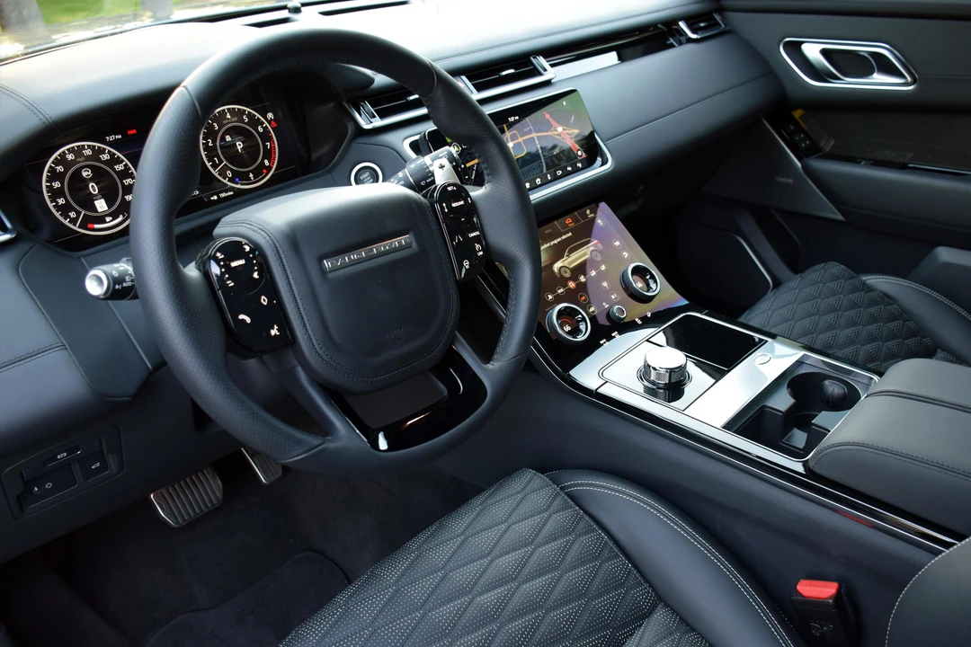2020 Land Rover Range Rover Velar - Image 23 of 31