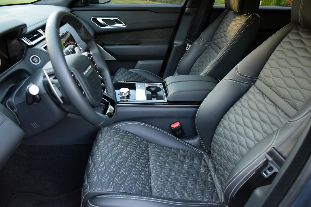 2020 Land Rover Range Rover Velar - Image 27 of 31