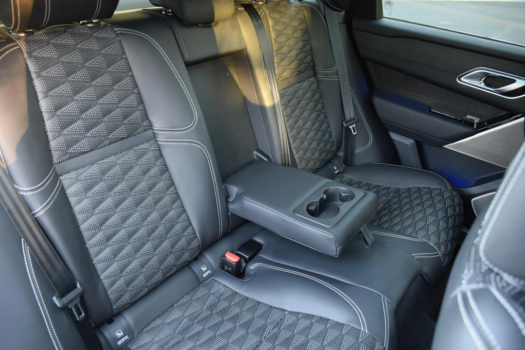 2020 Land Rover Range Rover Velar - Image 25 of 31