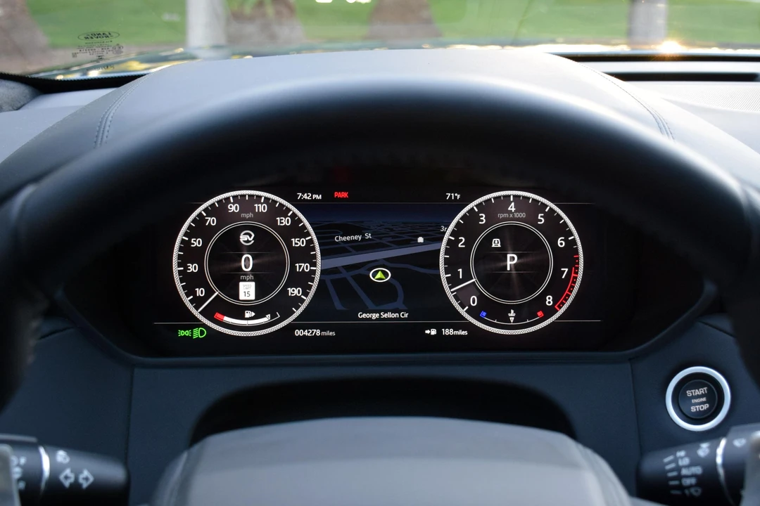 2020 Land Rover Range Rover Velar - Image 26 of 31