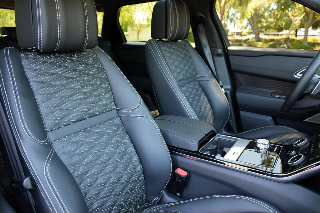 2020 Land Rover Range Rover Velar - Image 24 of 31