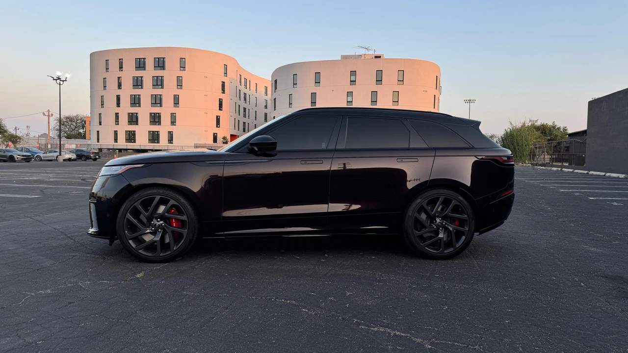 2020 Land Rover Range Rover Velar - Image 9 of 31