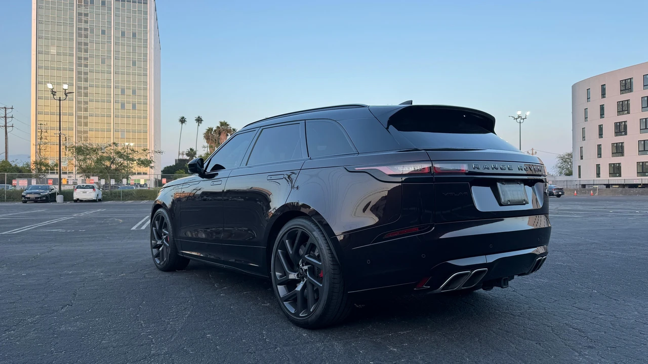 2020 Land Rover Range Rover Velar - Image 10 of 31