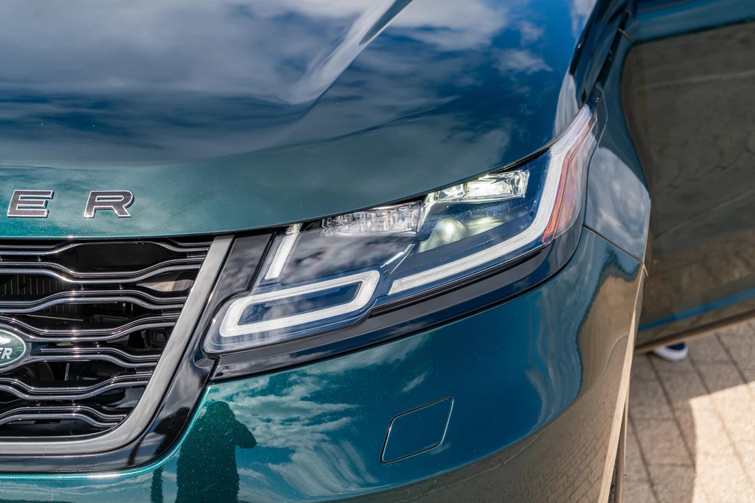 2020 Land Rover Range Rover Velar - Image 12 of 31