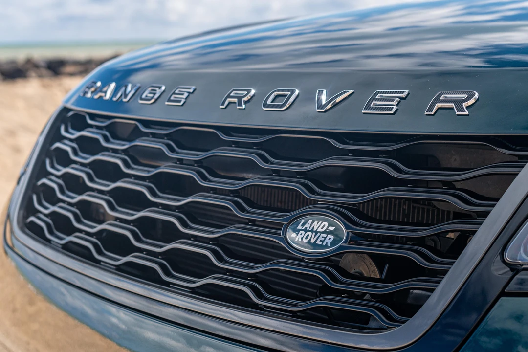 2020 Land Rover Range Rover Velar - Image 11 of 31