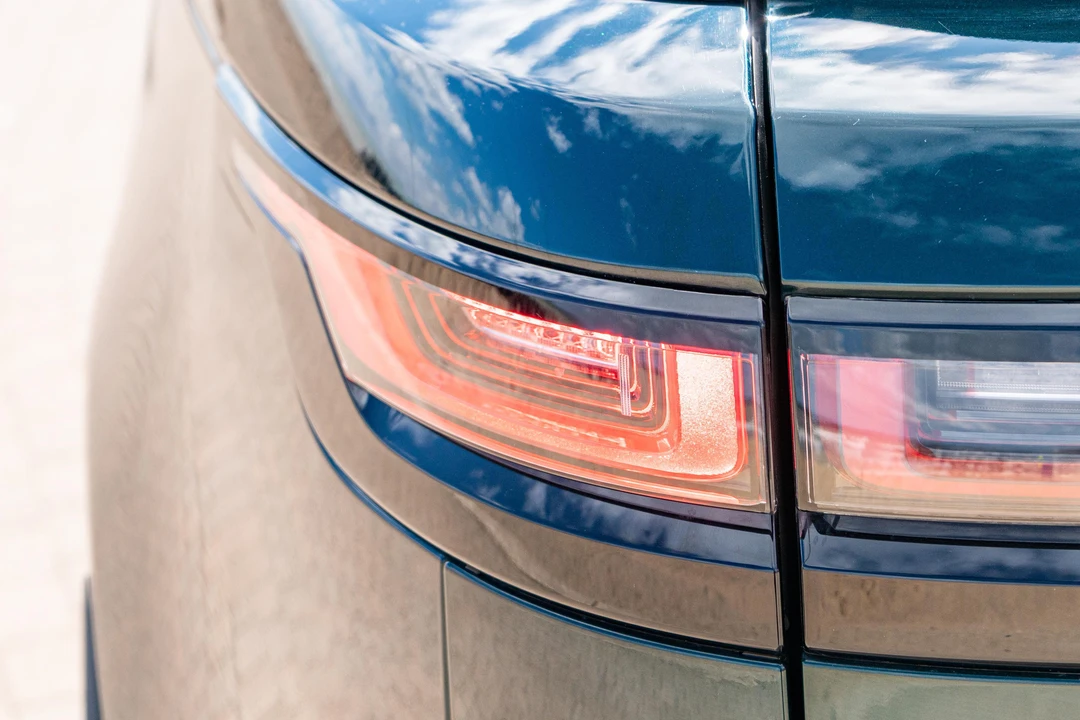 2020 Land Rover Range Rover Velar - Image 25 of 31