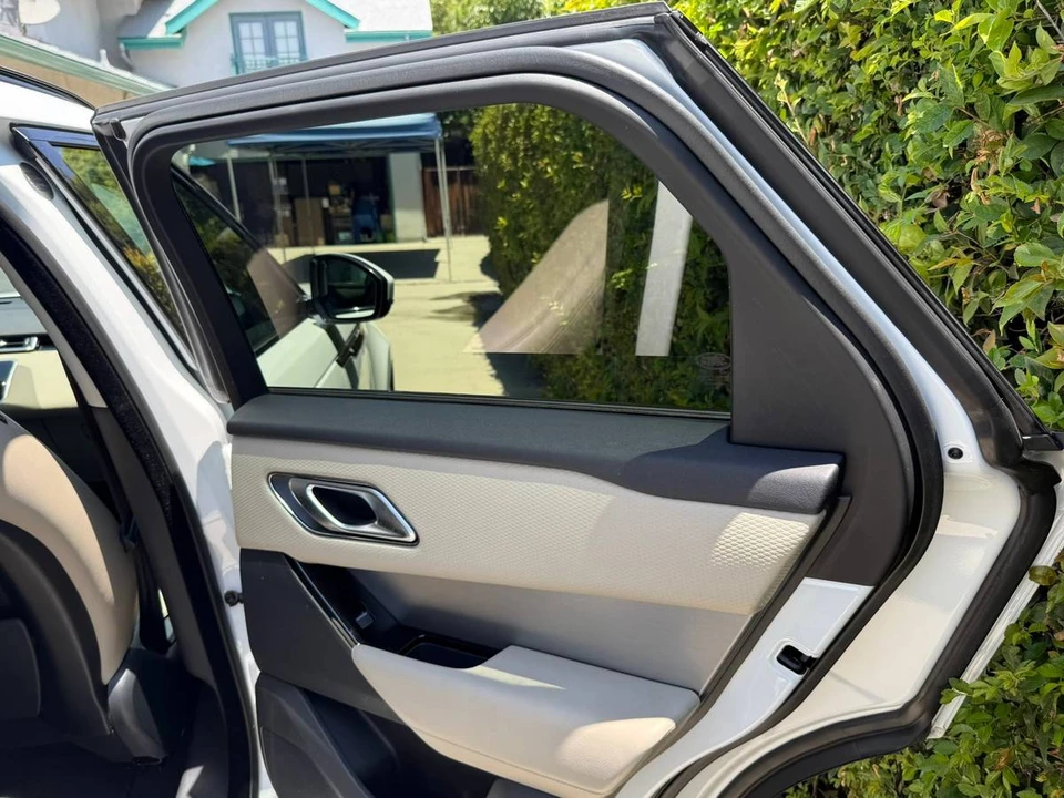 2020 Land Rover Range Rover Velar - Image 13 of 15