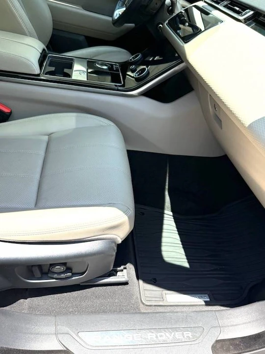2020 Land Rover Range Rover Velar - Image 10 of 15