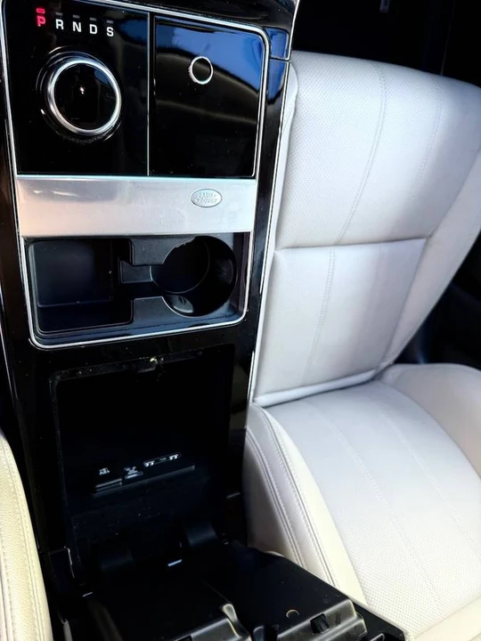 2020 Land Rover Range Rover Velar - Image 9 of 15