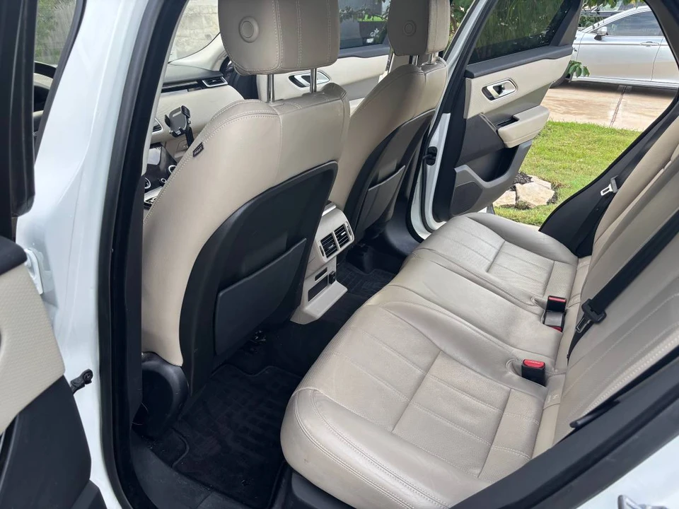 2020 Land Rover Range Rover Velar - Image 10 of 12