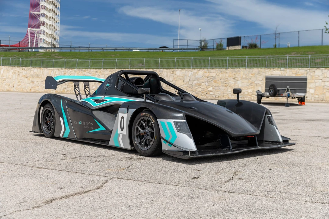 2020 Revolution - Image 4 of 31