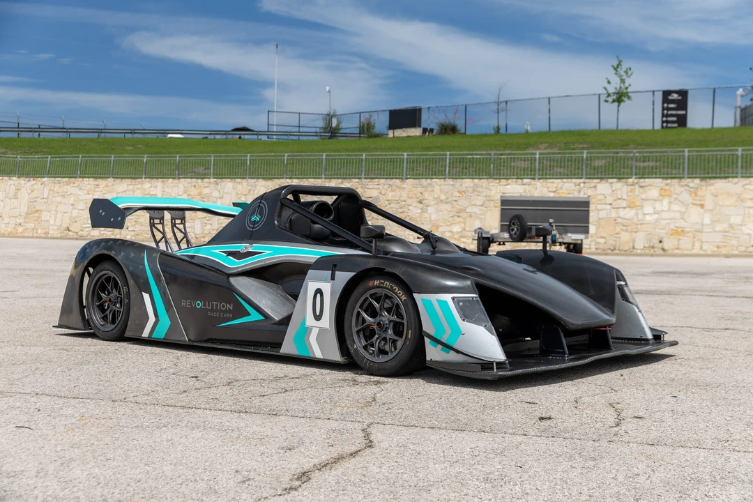 2020 Revolution - Image 3 of 31