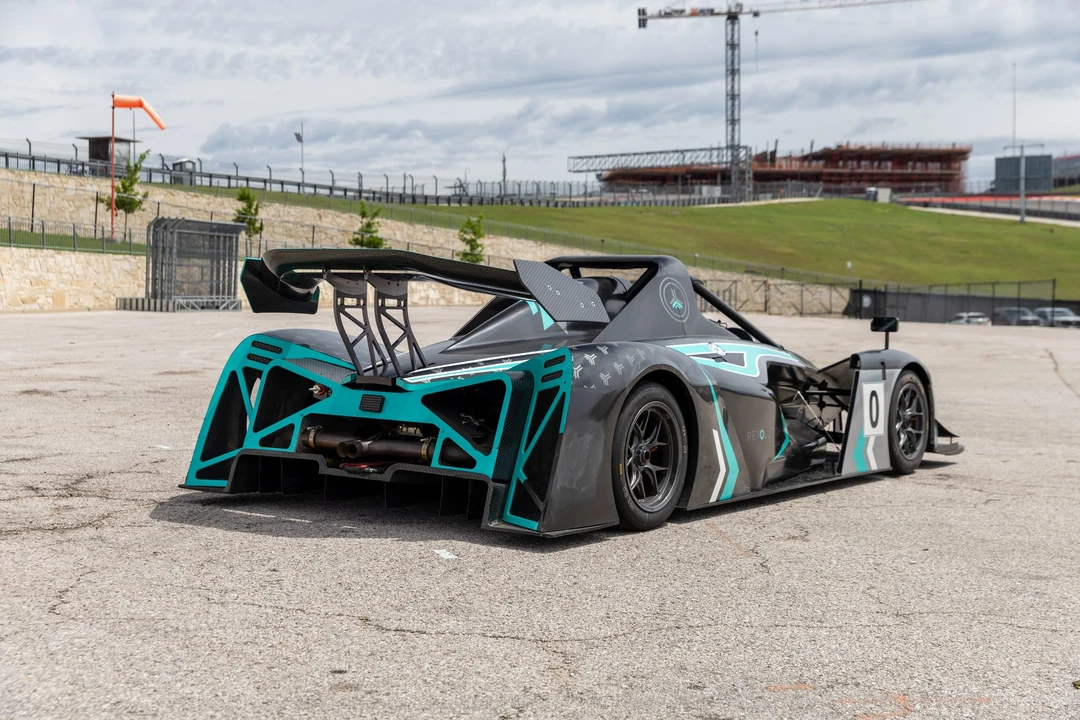 2020 Revolution - Image 29 of 31