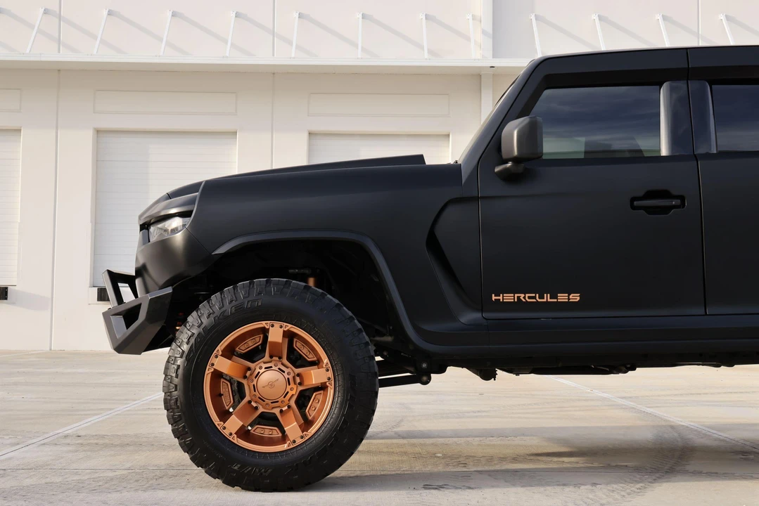 2020 Rezvani - Image 29 of 31