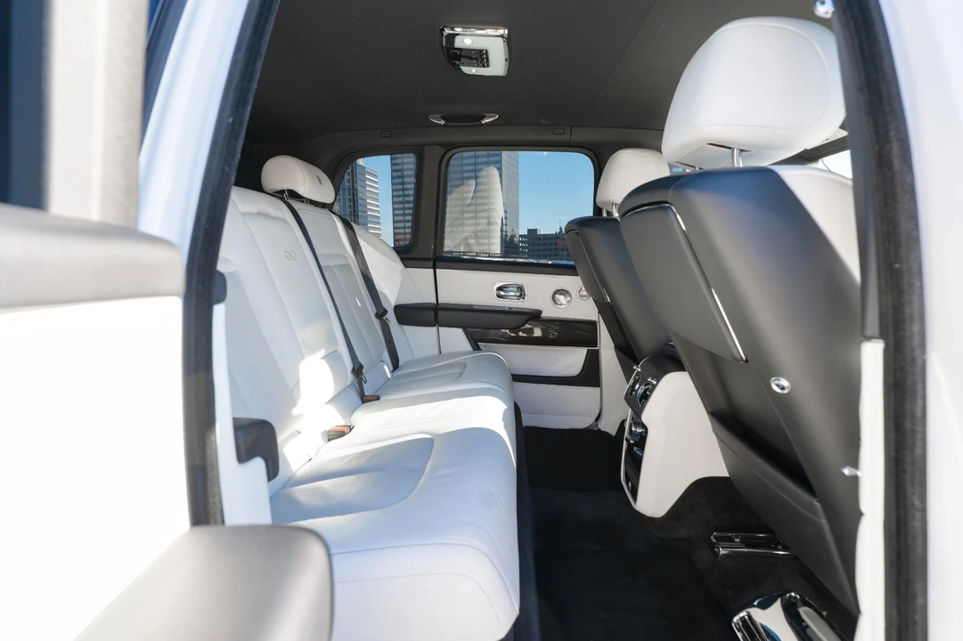 2020 Rolls-Royce Cullinan Black Badge - Image 18 of 21