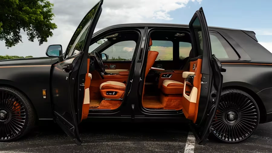 2020 Rolls-Royce Cullinan Black Badge - Image 17 of 31