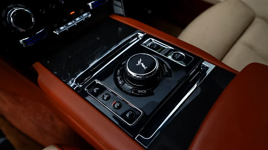 2020 Rolls-Royce Cullinan Black Badge - Image 29 of 31