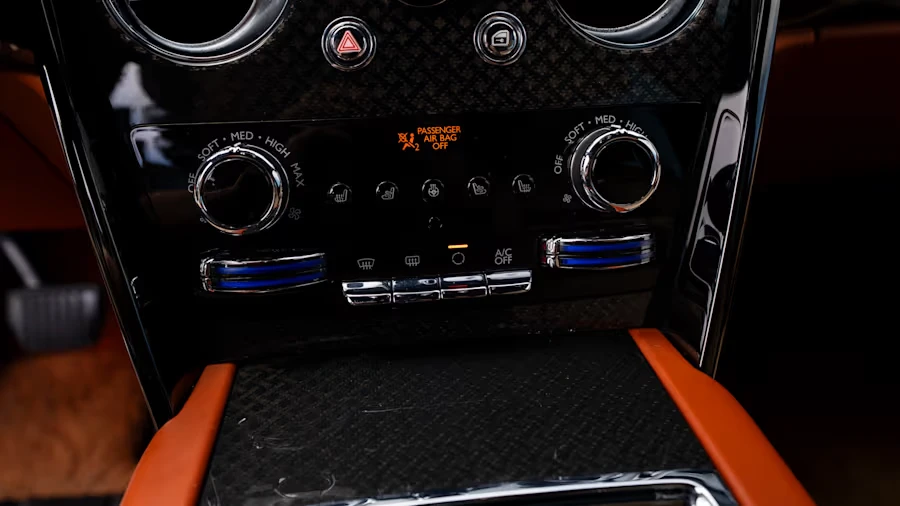 2020 Rolls-Royce Cullinan Black Badge - Image 21 of 31