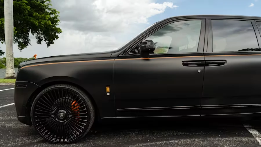 2020 Rolls-Royce Cullinan Black Badge - Image 11 of 31