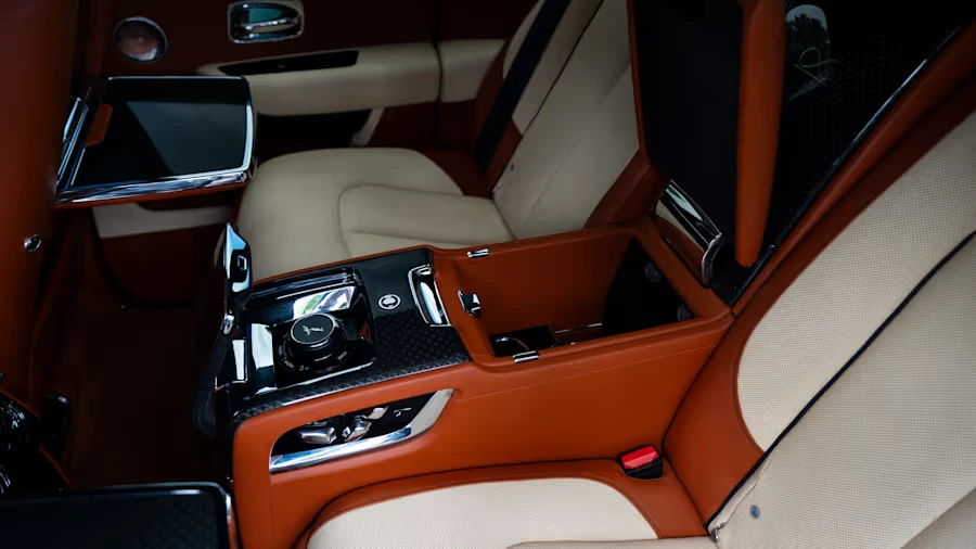 2020 Rolls-Royce Cullinan Black Badge - Image 18 of 31
