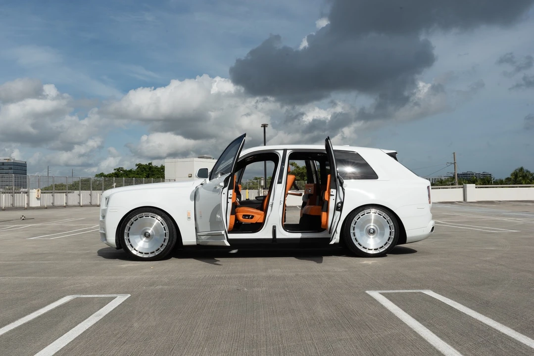 2020 Rolls-Royce Cullinan - Image 6 of 12